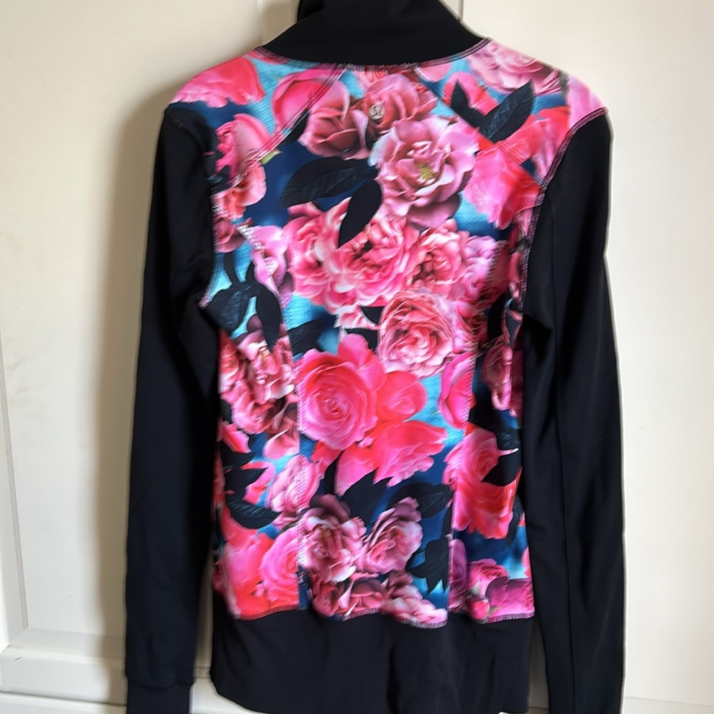 Lululemon rose jacket. Size 6 - Picture 4 of 4